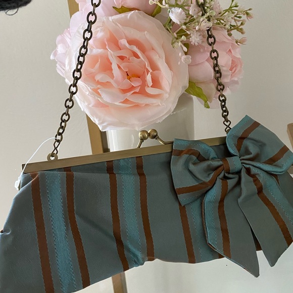 Brown and Turquoise Clutch with optional chain - never worn. New with tags - Picture 1 of 5